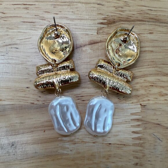 Baroque Pearl Drop Earrings With Gold-Tone Accents & Crystal Details Luxury Stat - Picture 4 of 8